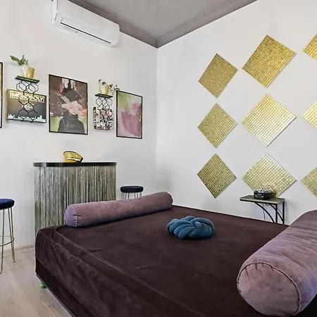 Apartment Boutique 2br In Old Town With Parking *