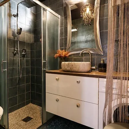 Apartment Boutique 2br In Old Town With Parking *