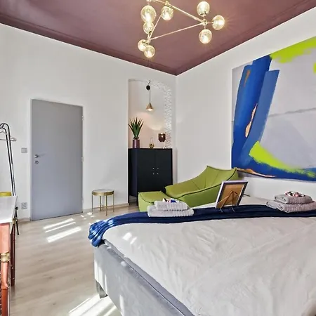 Apartment Boutique 2br In Old Town With Parking *